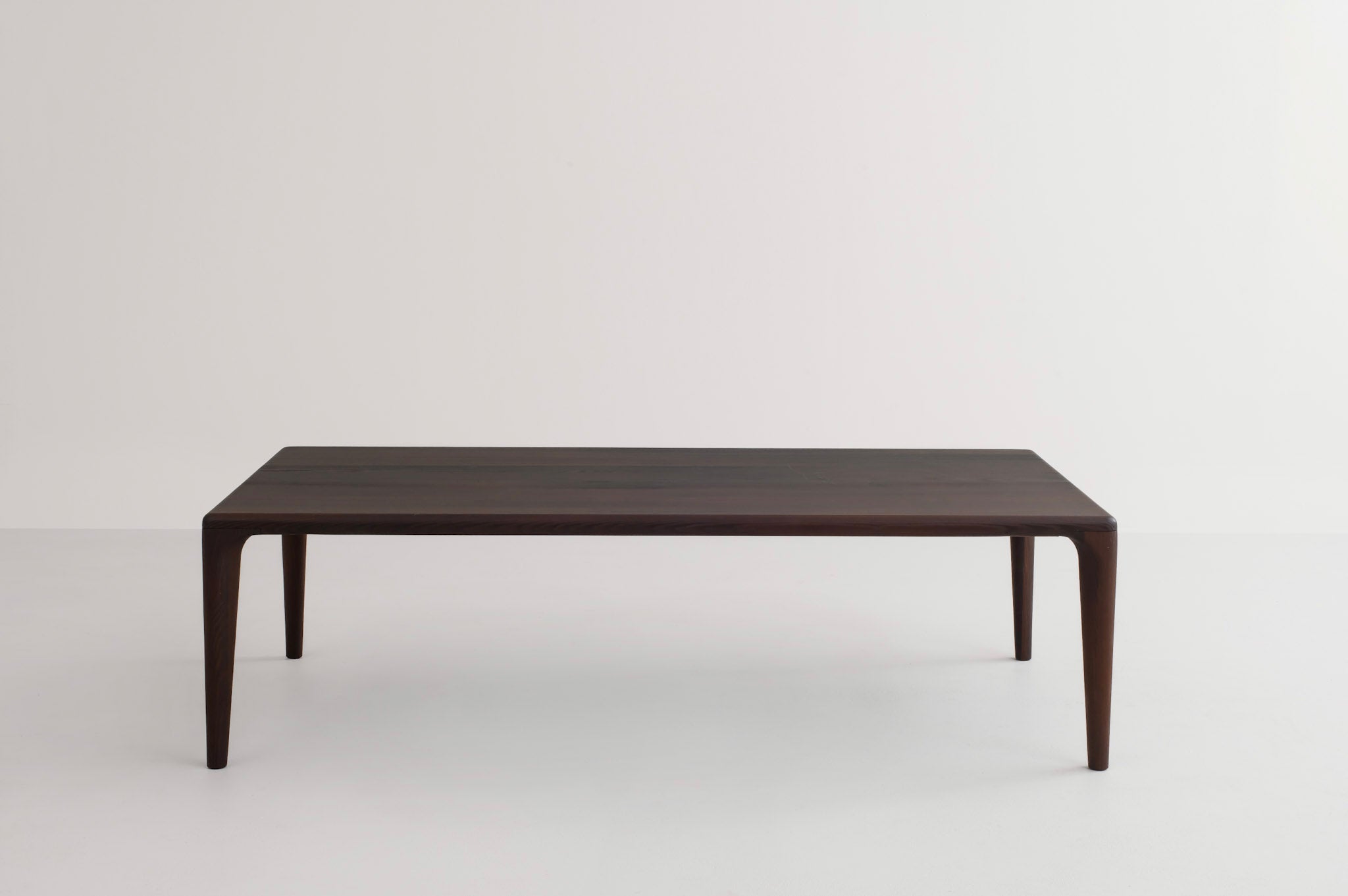 LÜNA | Gerookt essenhouten salontafel