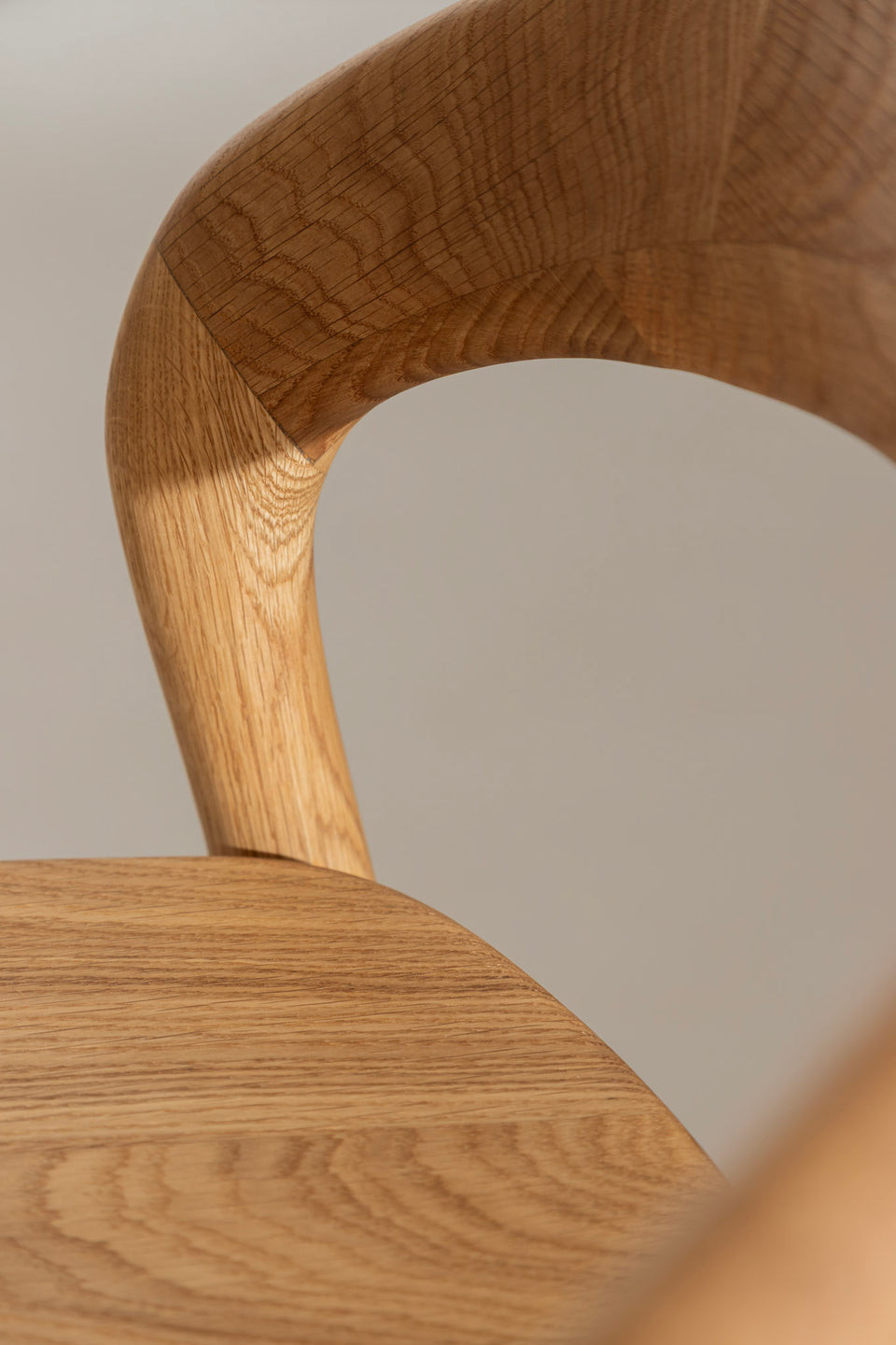 Solid oak, European walnut, or smoked ash hardwood frame