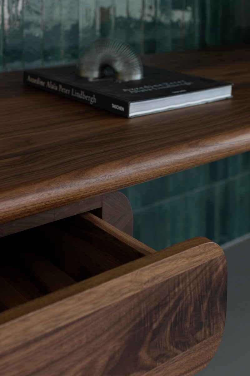 LUNA Desk