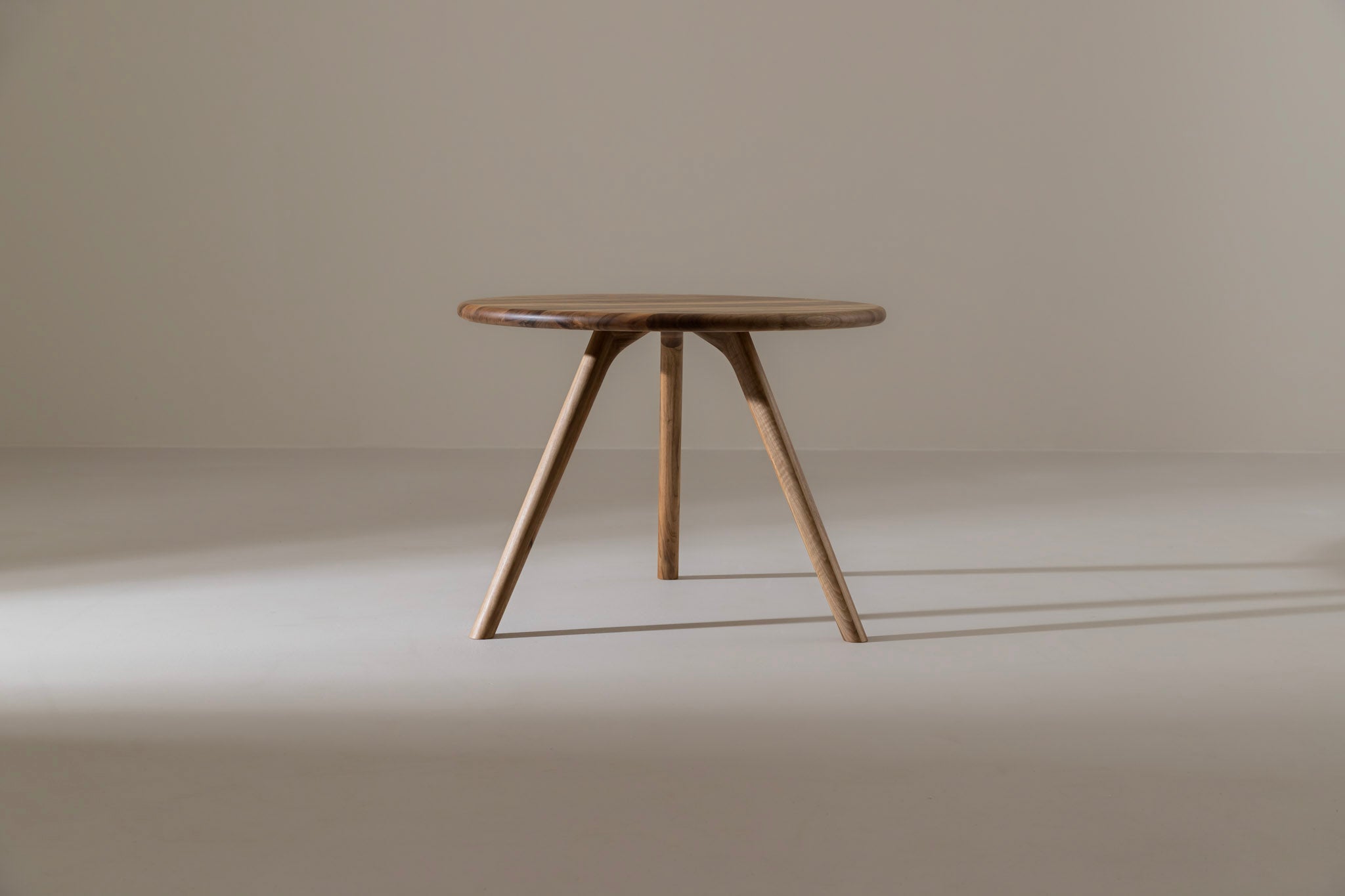 ARLEN Round Dining Table image 30