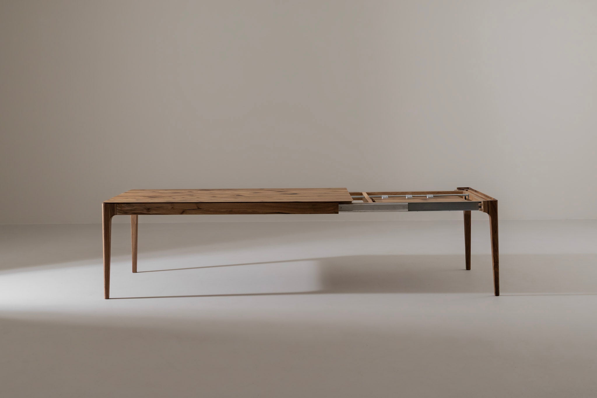 CAROLINA Walnut Extendable Dining Table