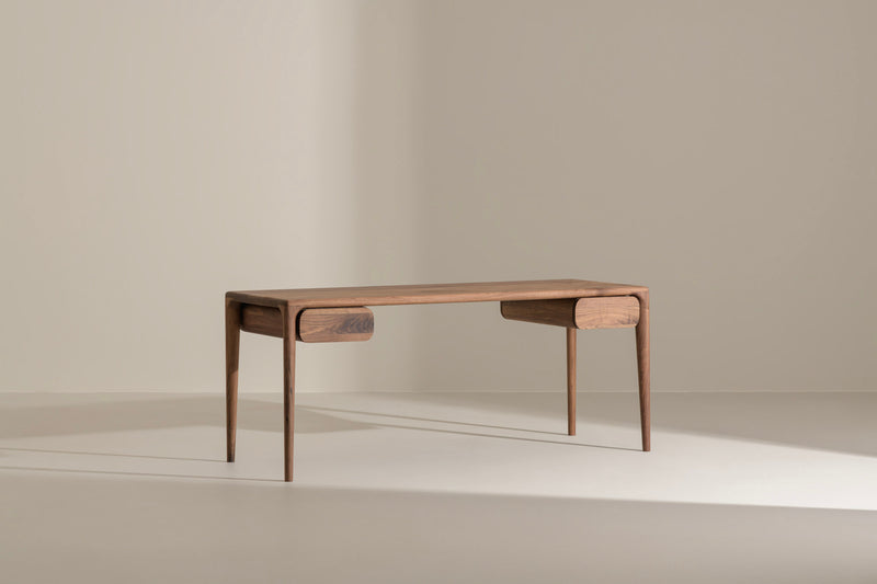 LUNA Desk
