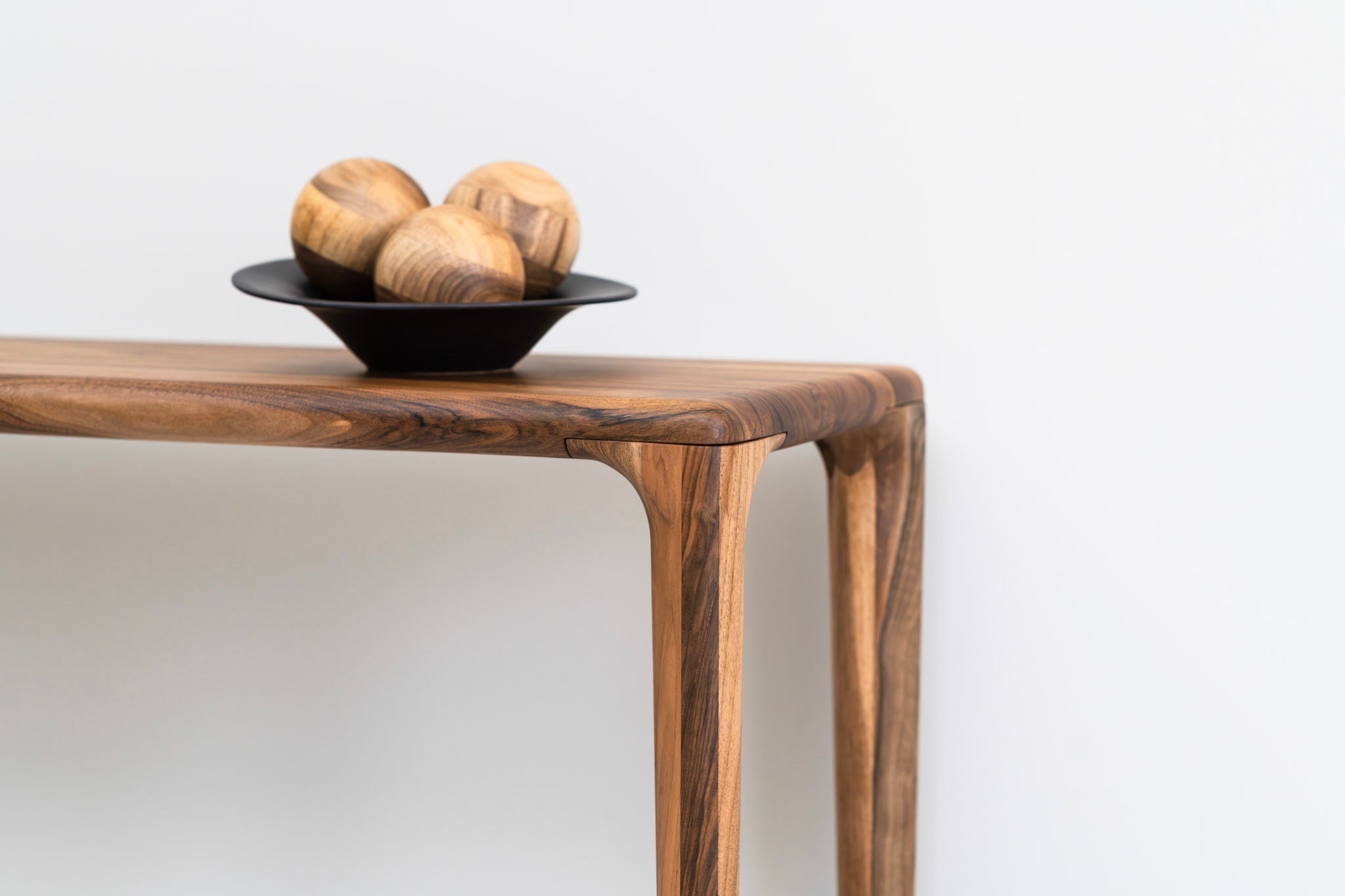LÜNA | Walnut Console Table