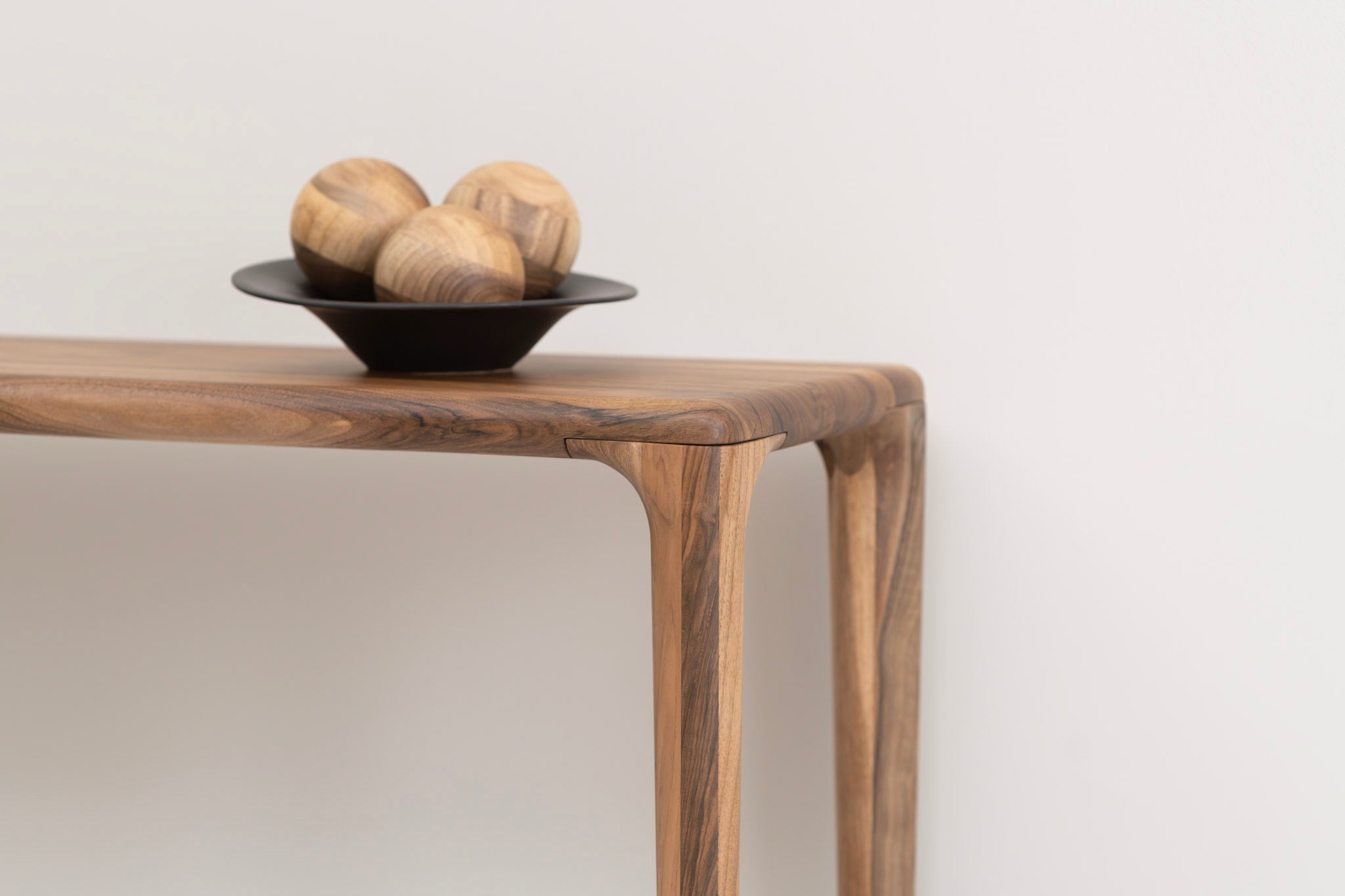 LÜNA | Walnut Console Table