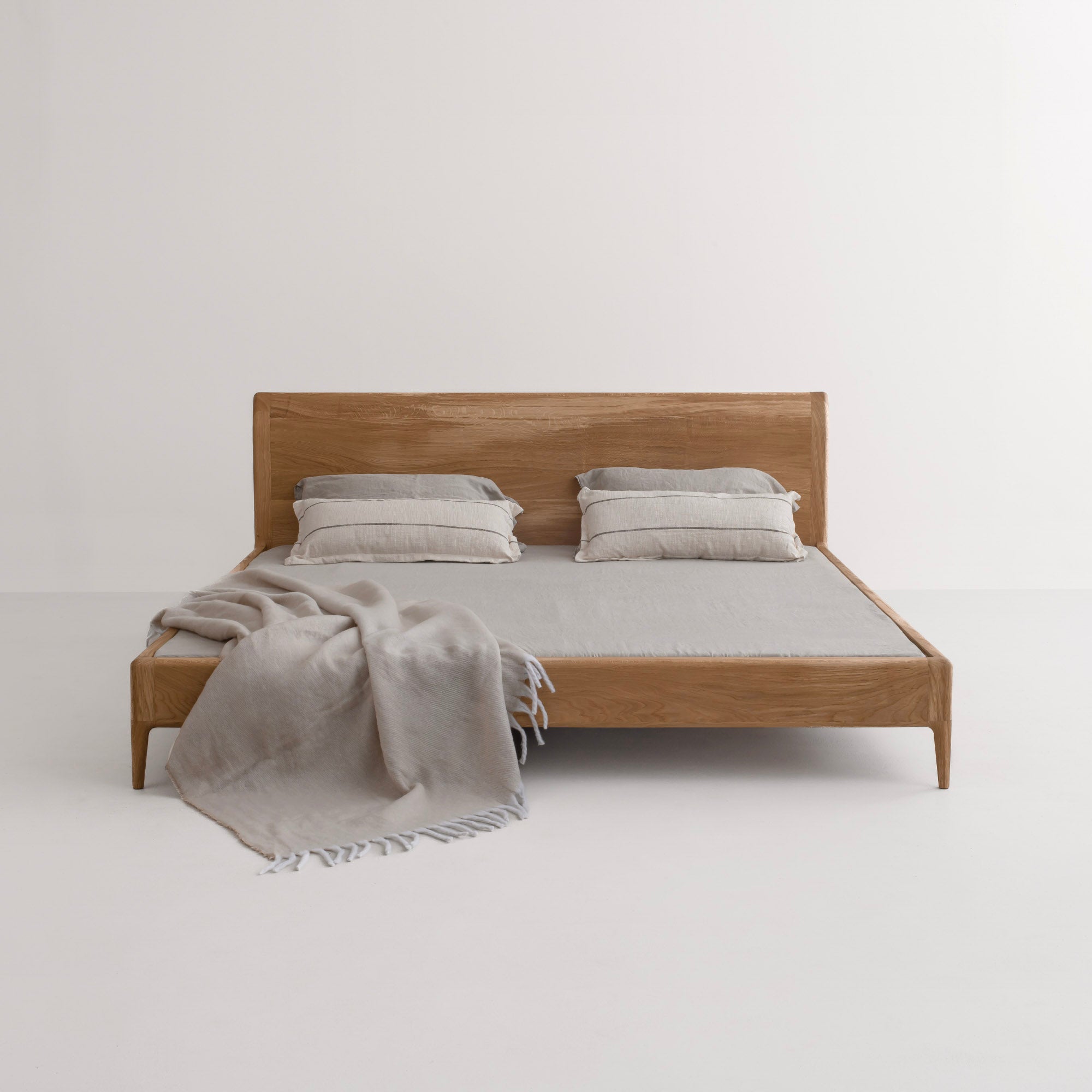 LÜNA Bedframe image 3