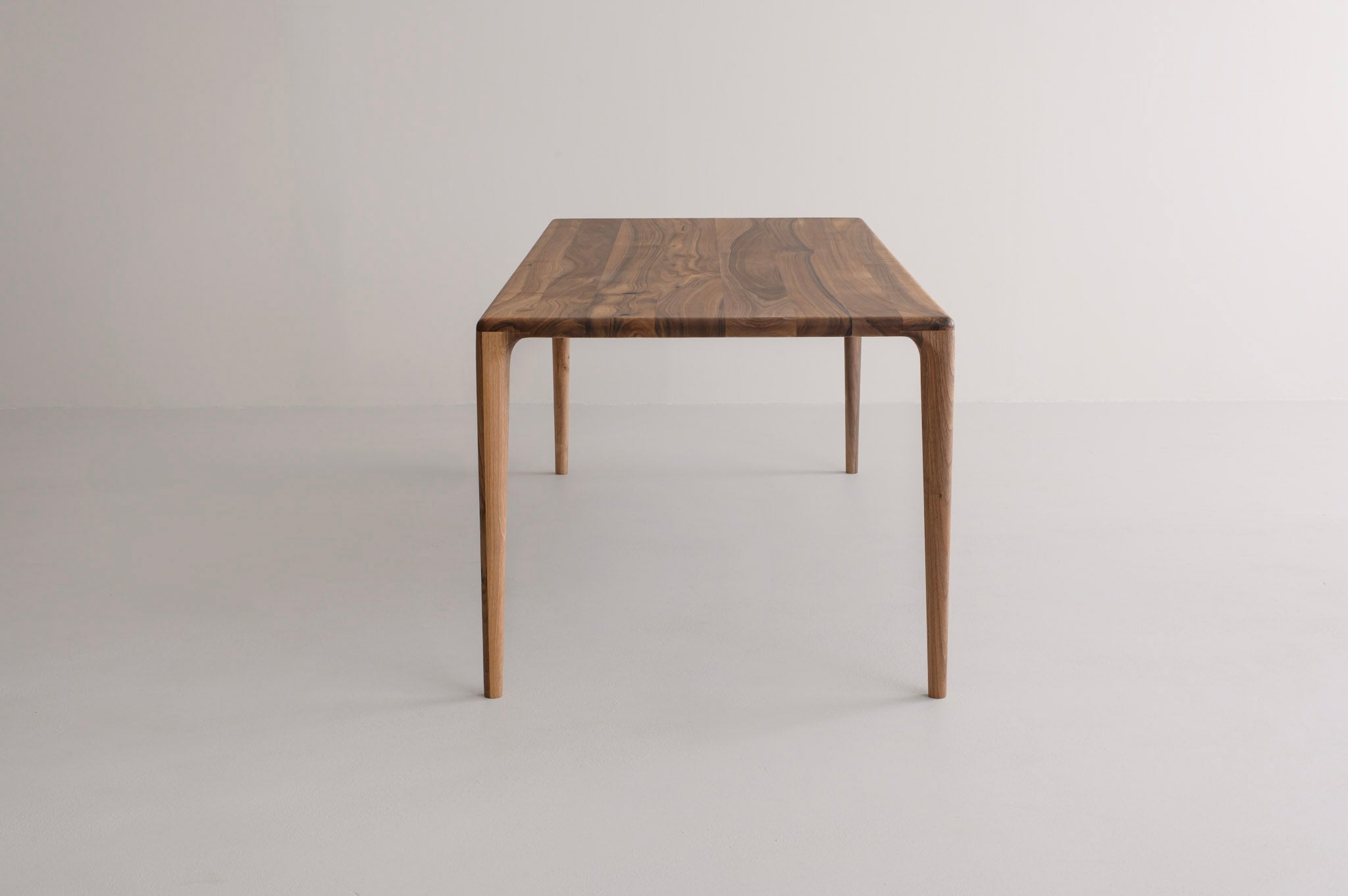 LÜNA | Dining Table image 43