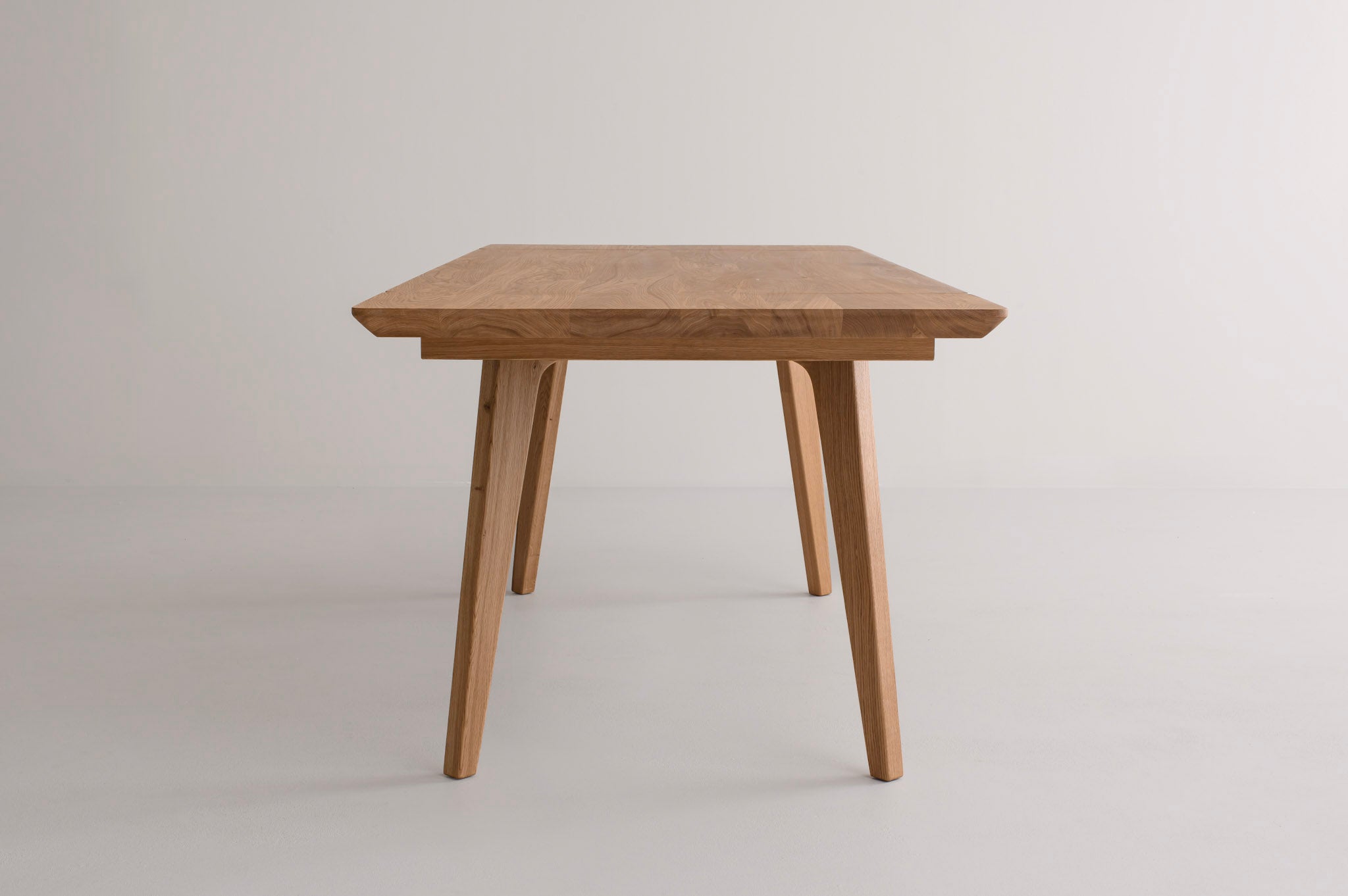 AMBER | Oak Extendable Dining Table