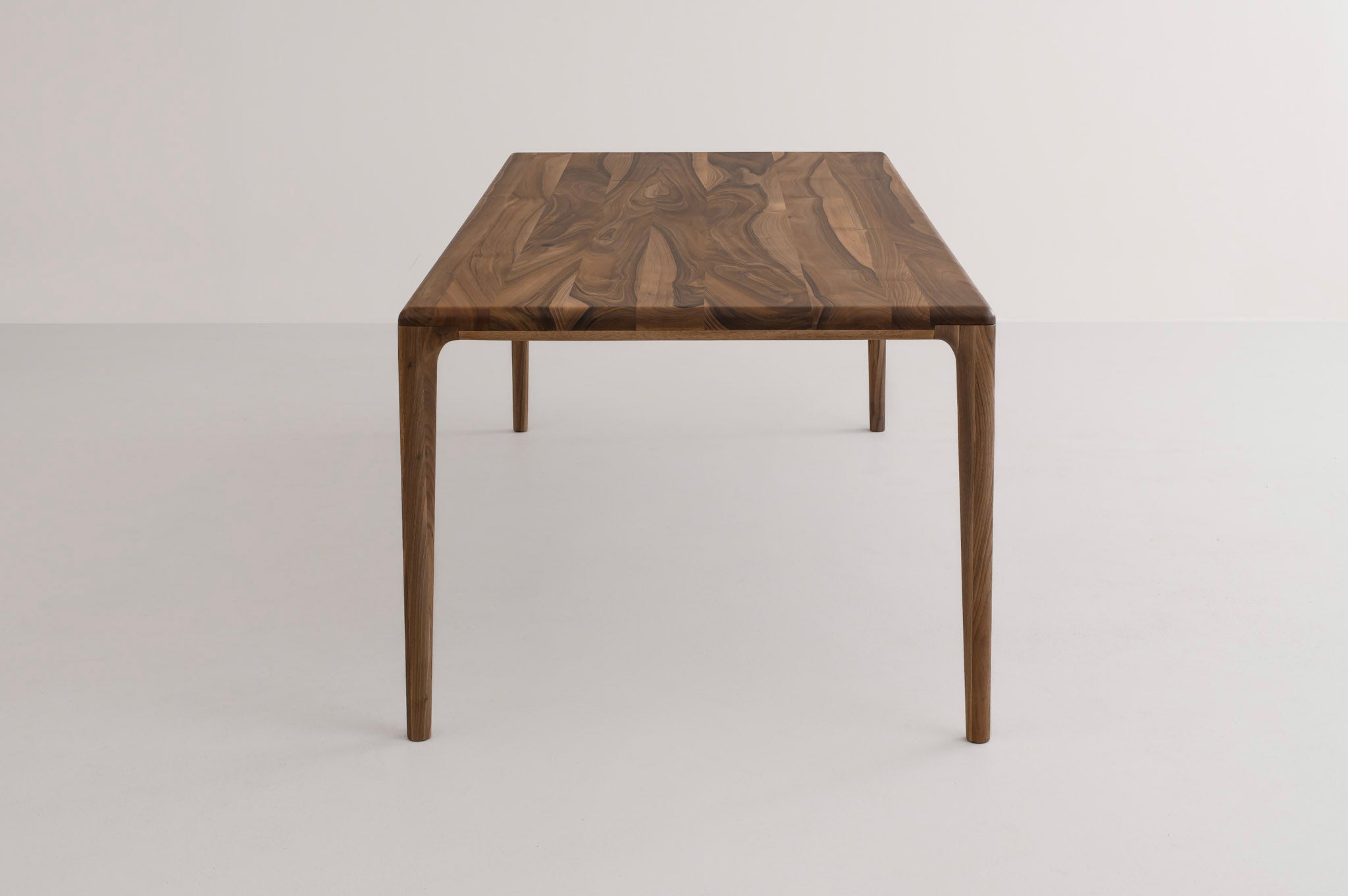 LÜNA S | Dining Table image 24
