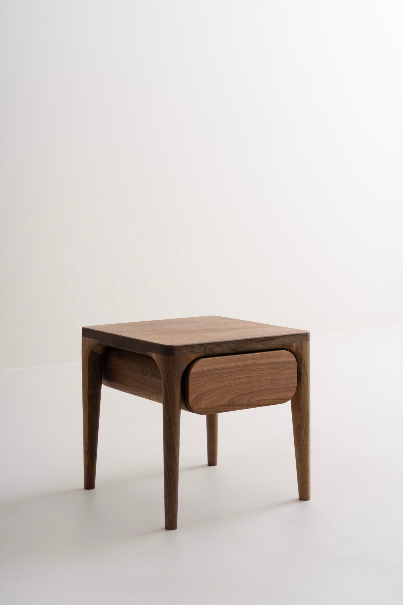 LÜNA | Side Table