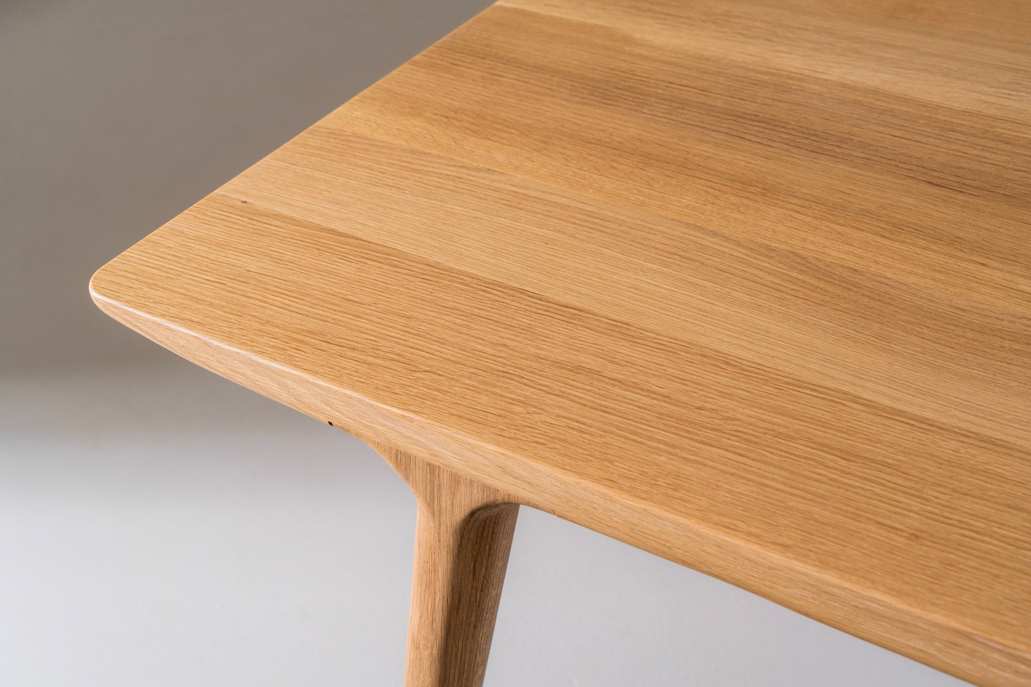 BRUNO Oak Dining Table