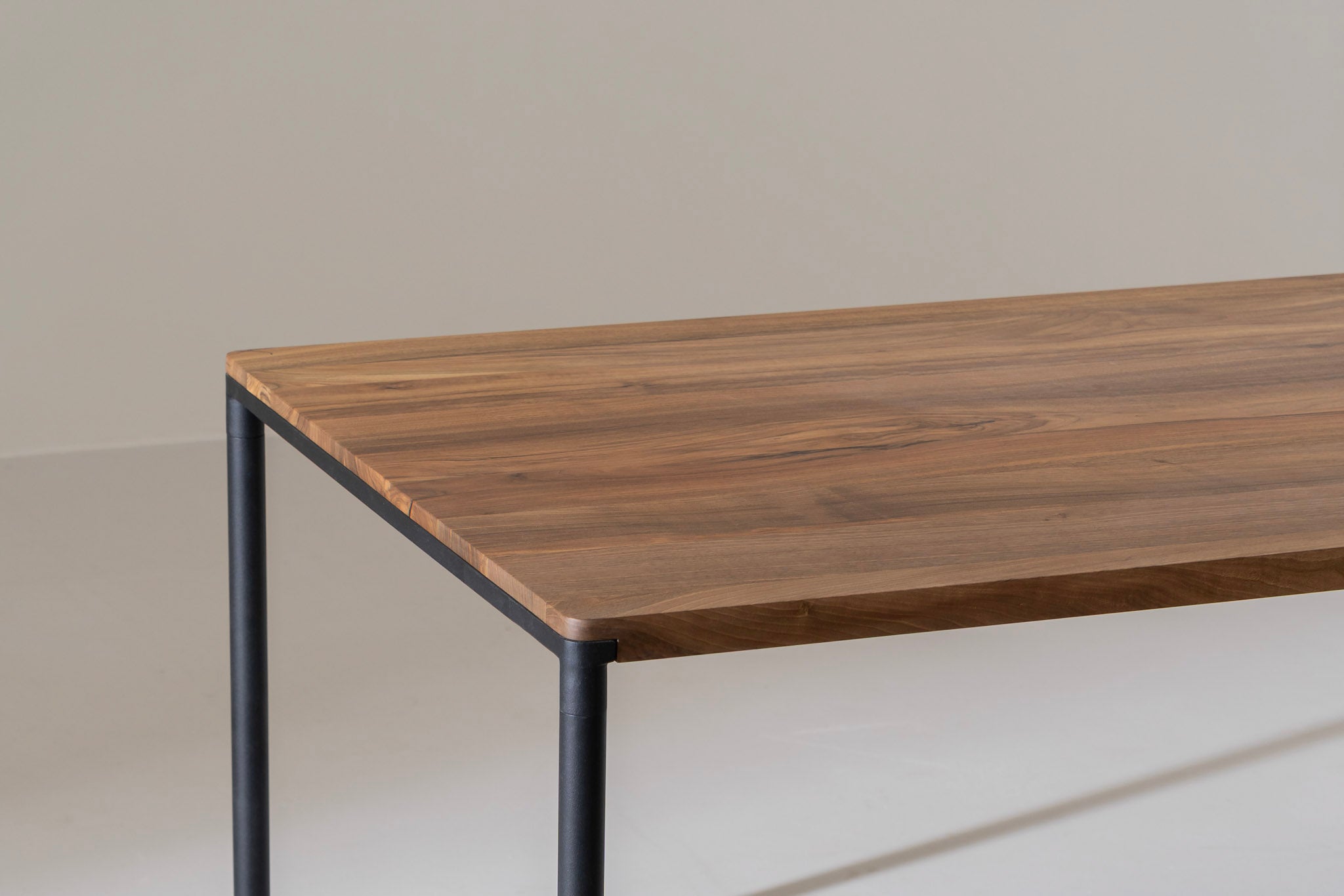 FRANKIE Walnut Dining Table