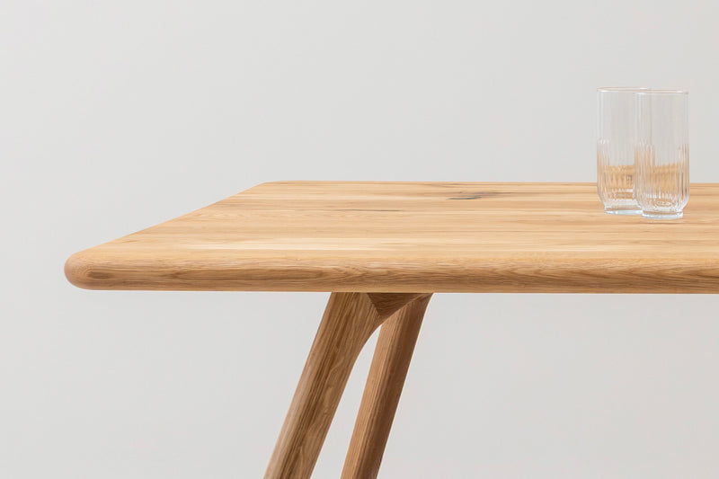 ARLEN | Dining Table