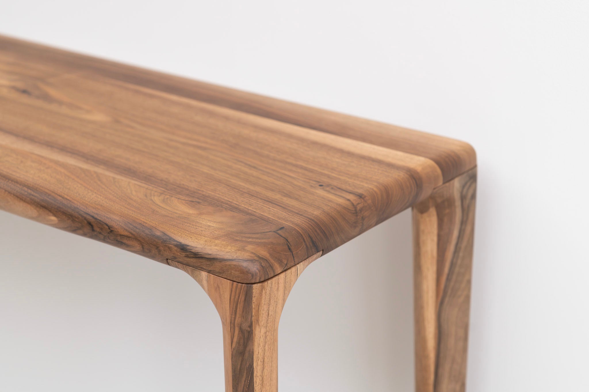 LÜNA | Walnut Console Table