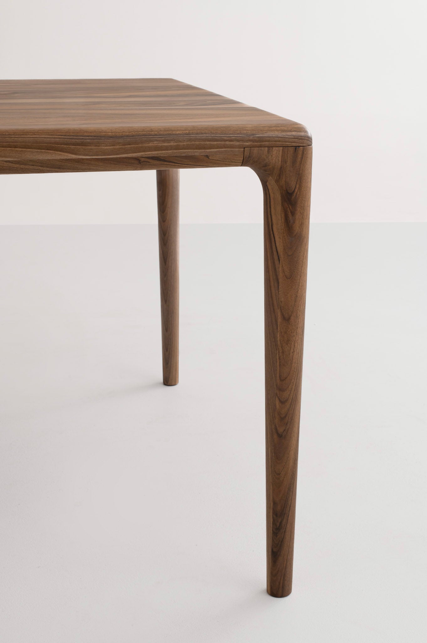 LÜNA S | Dining Table image 26