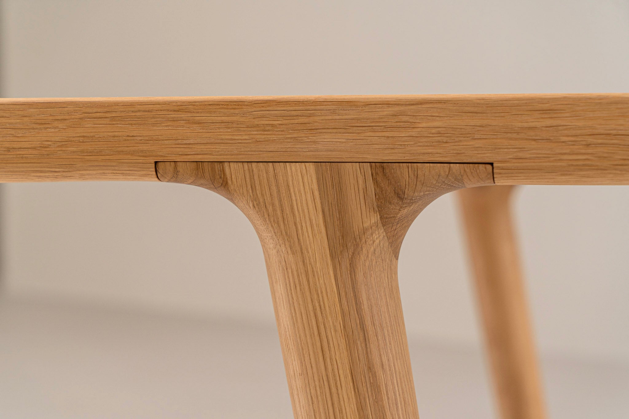 BRUNO Oak Dining Table