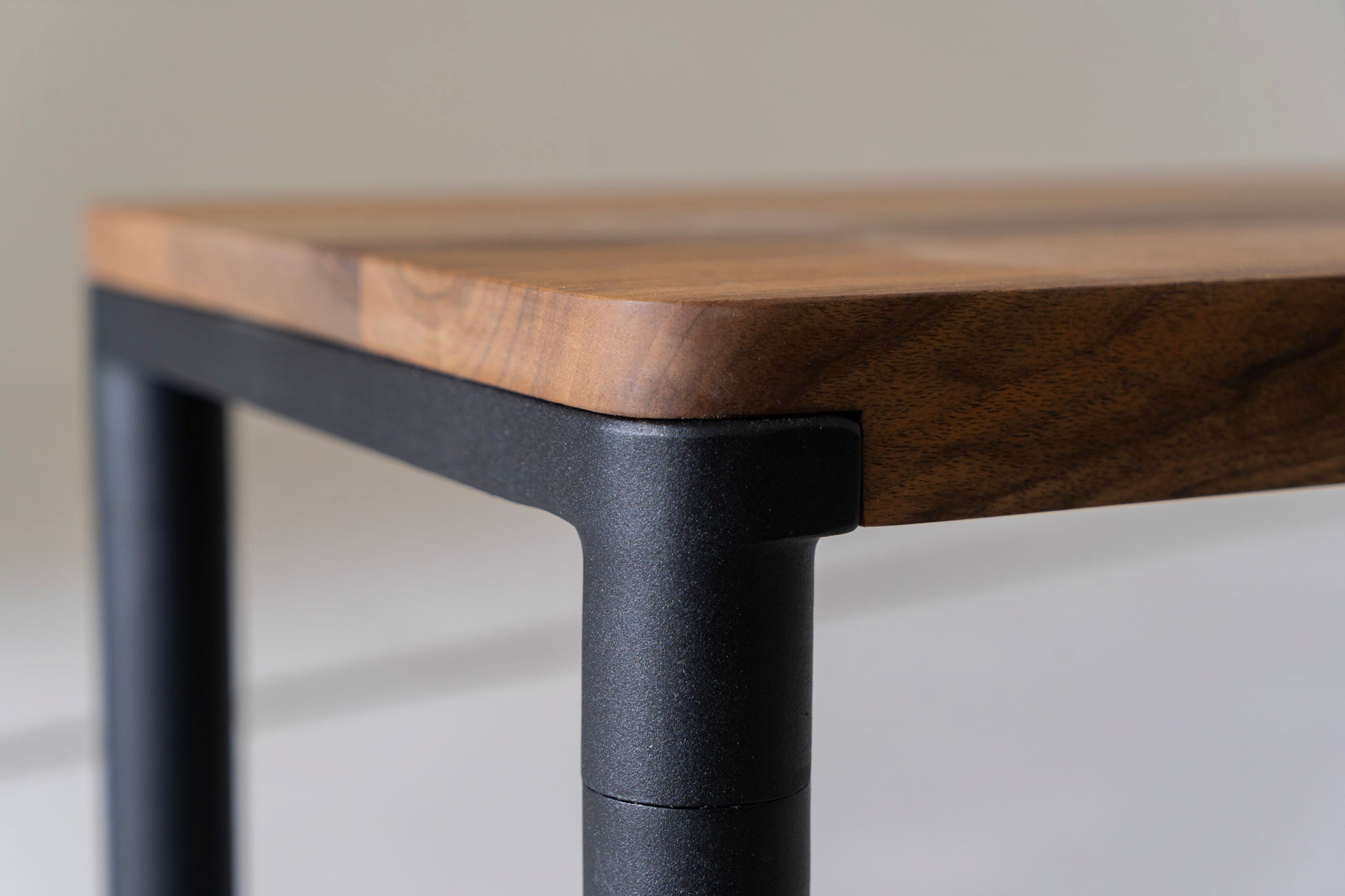 FRANKIE Walnut Dining Table