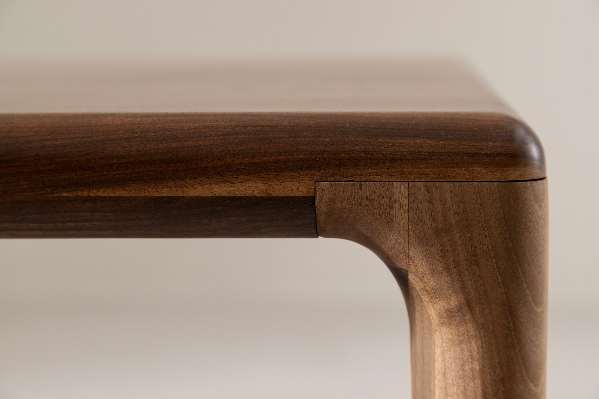 LÜNA S Dining Table image 35