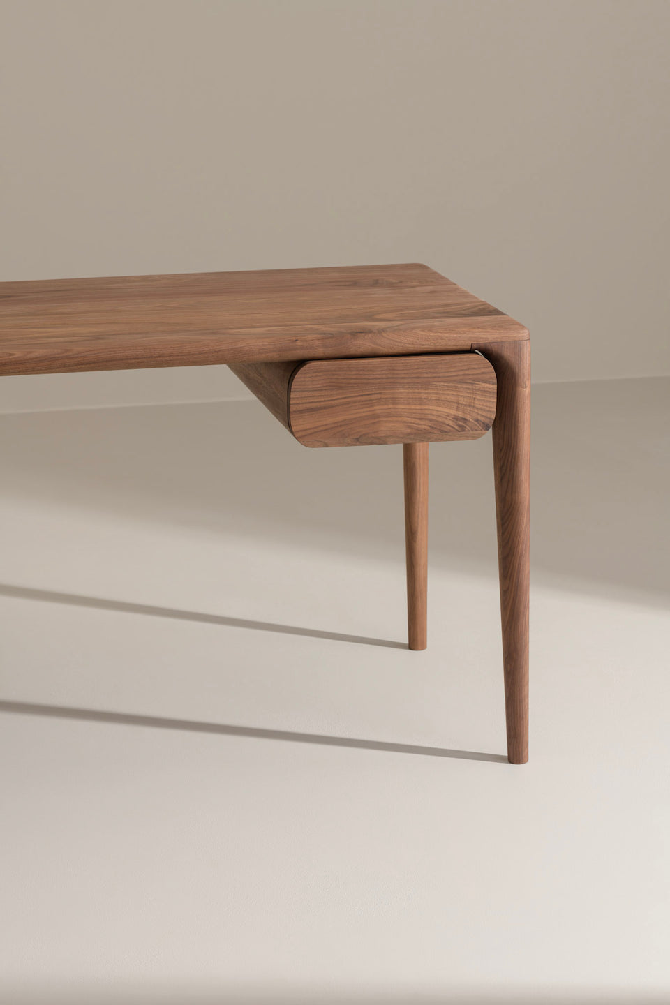 All sizes have two drawers with wide clearance, giving you more room to sit