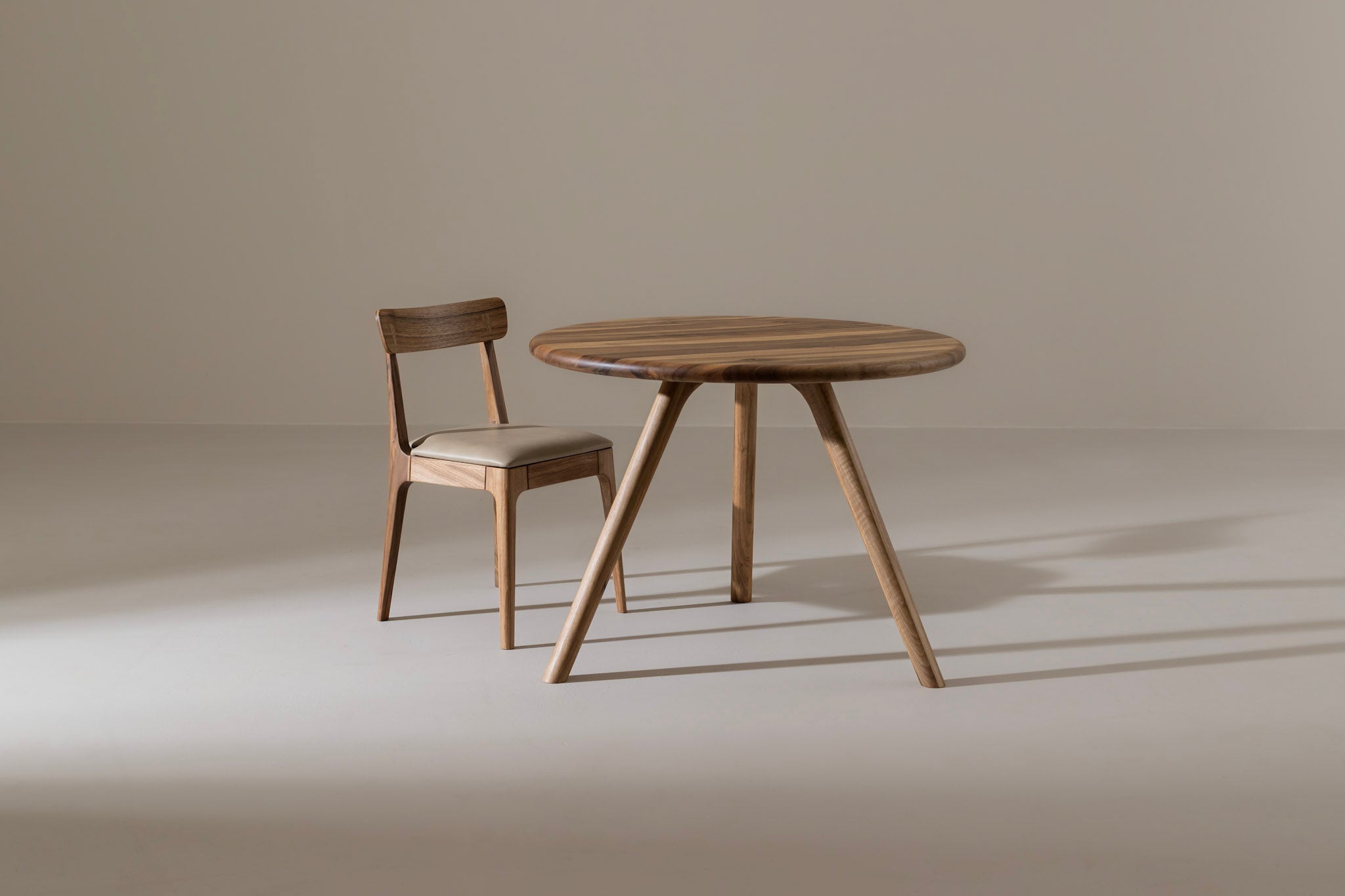 ARLEN Round Dining Table image 33