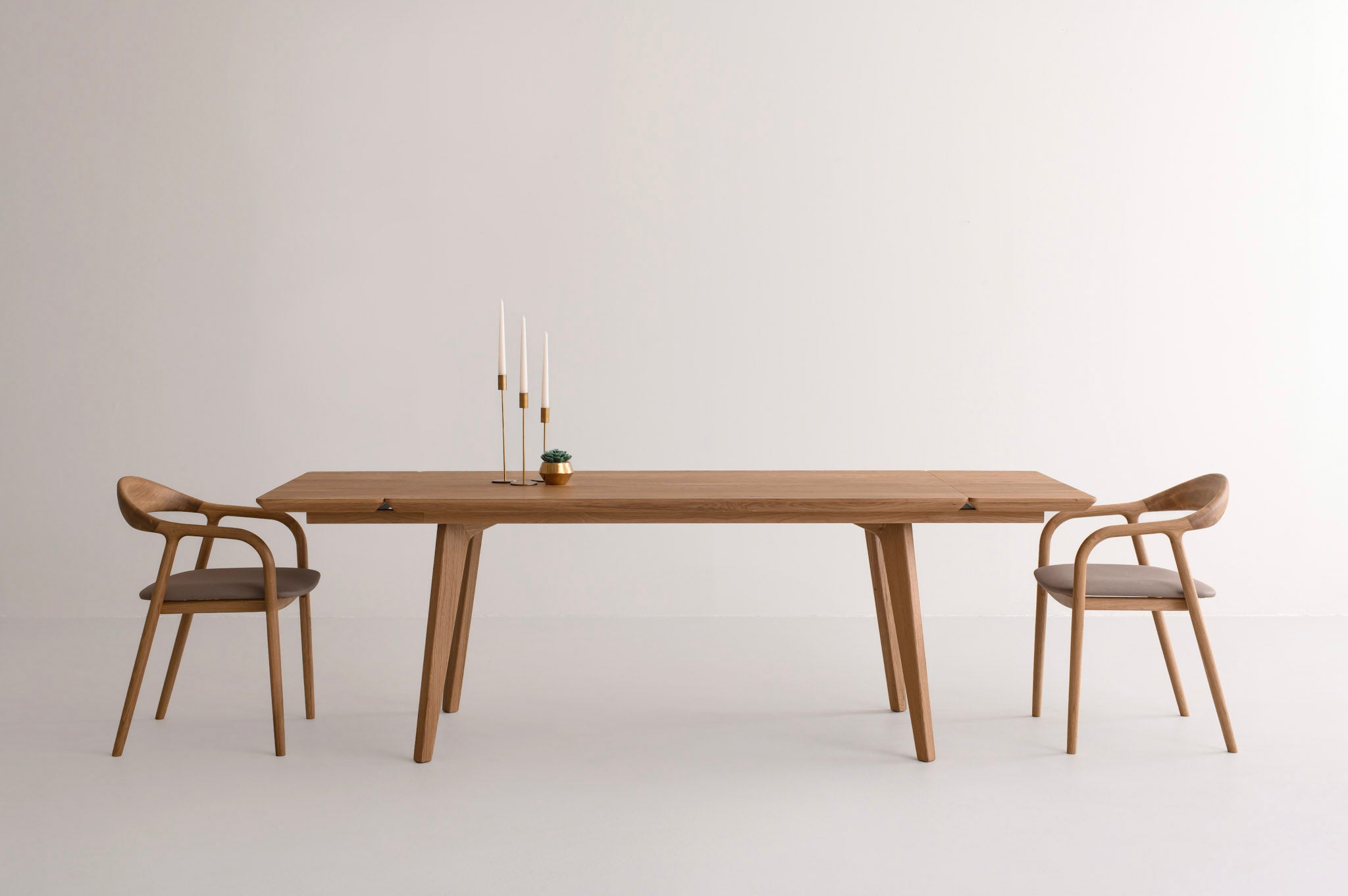 AMBER | Oak Extendable Dining Table