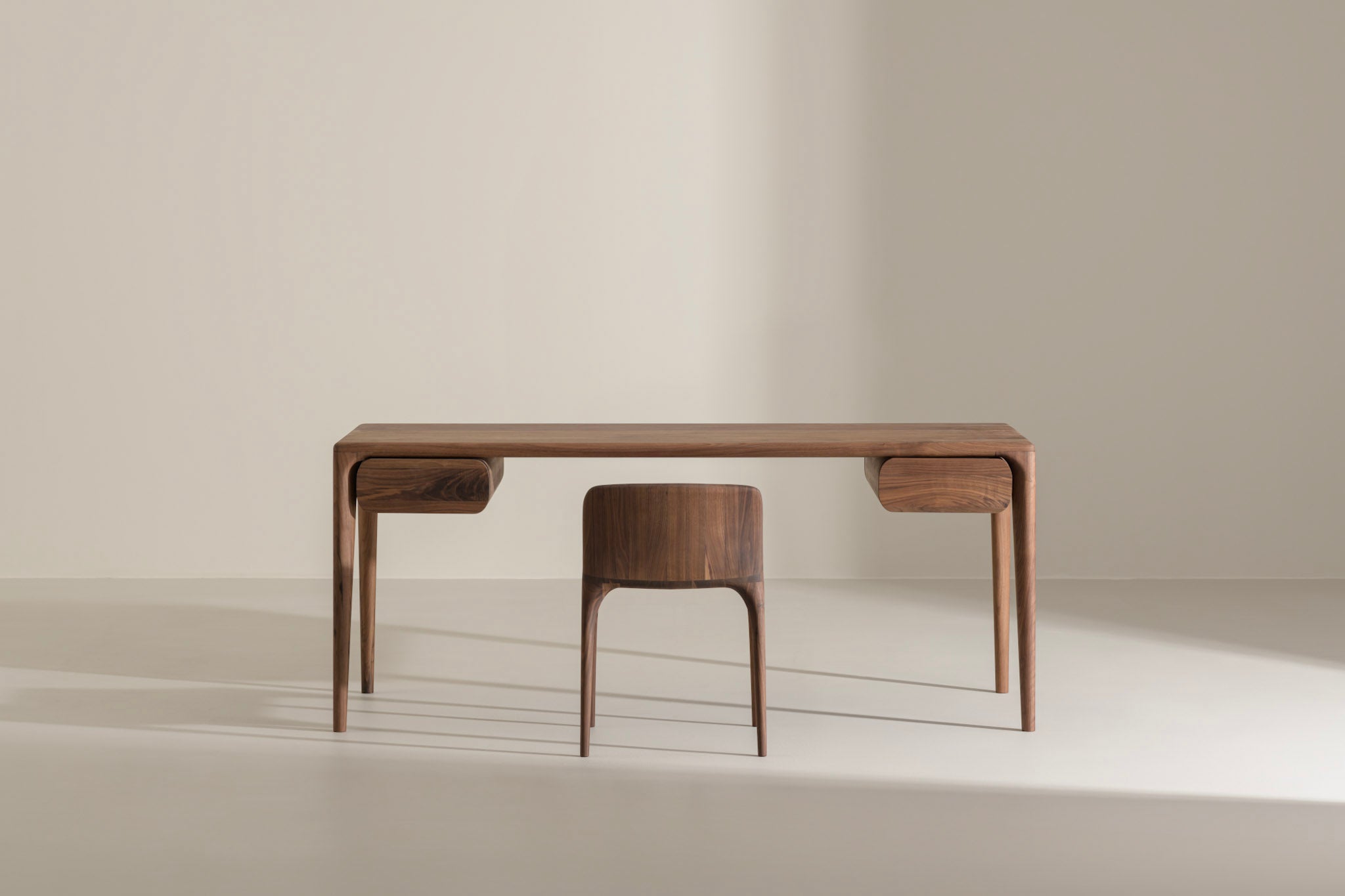 LUNA Desk image 6