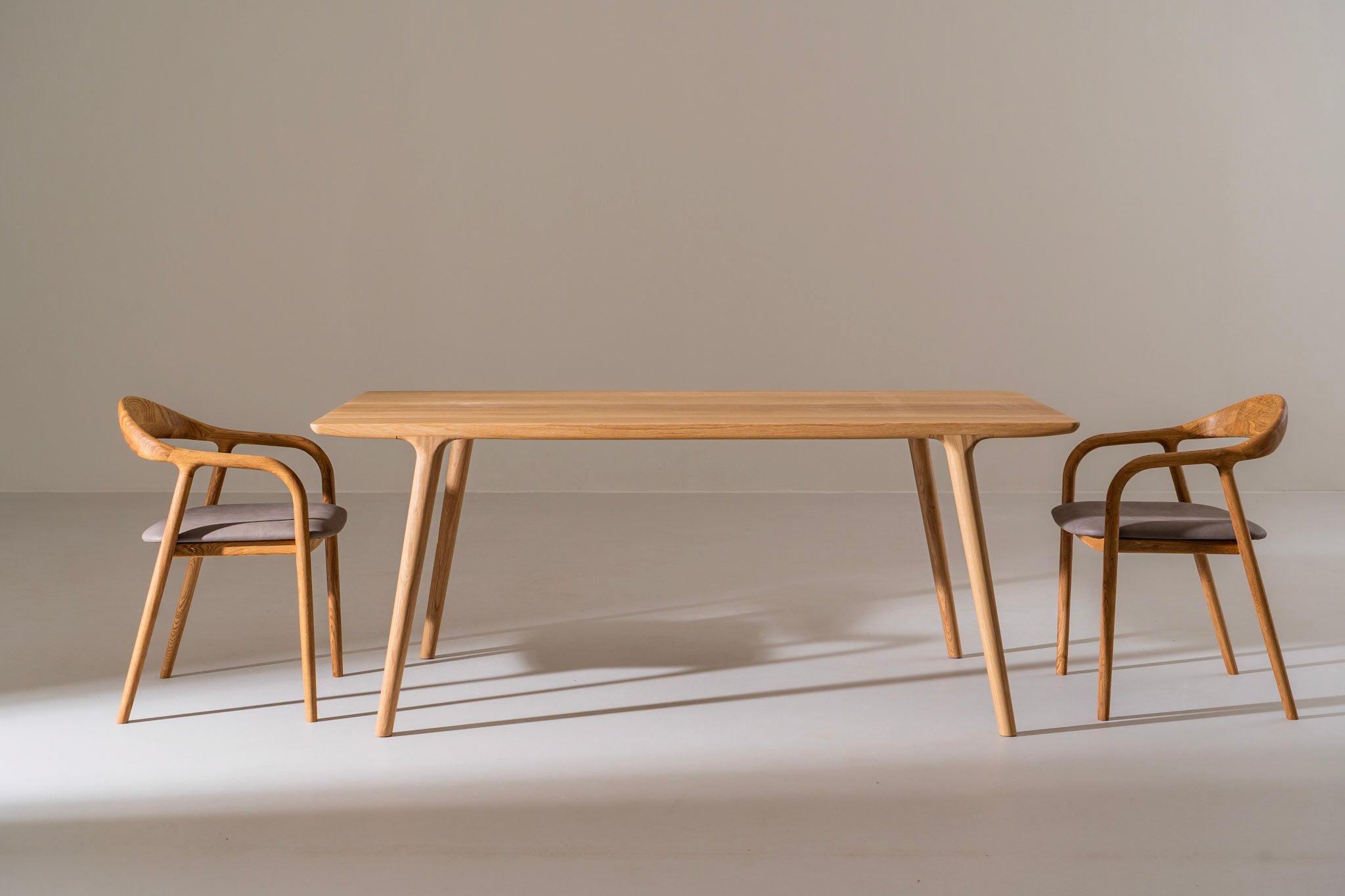 BRUNO Oak Dining Table
