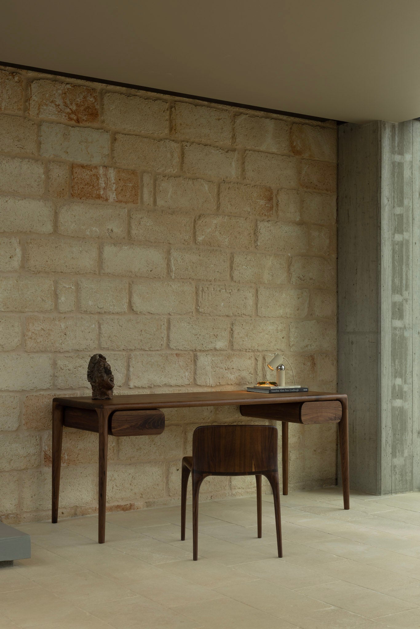 LUNA Desk image 8