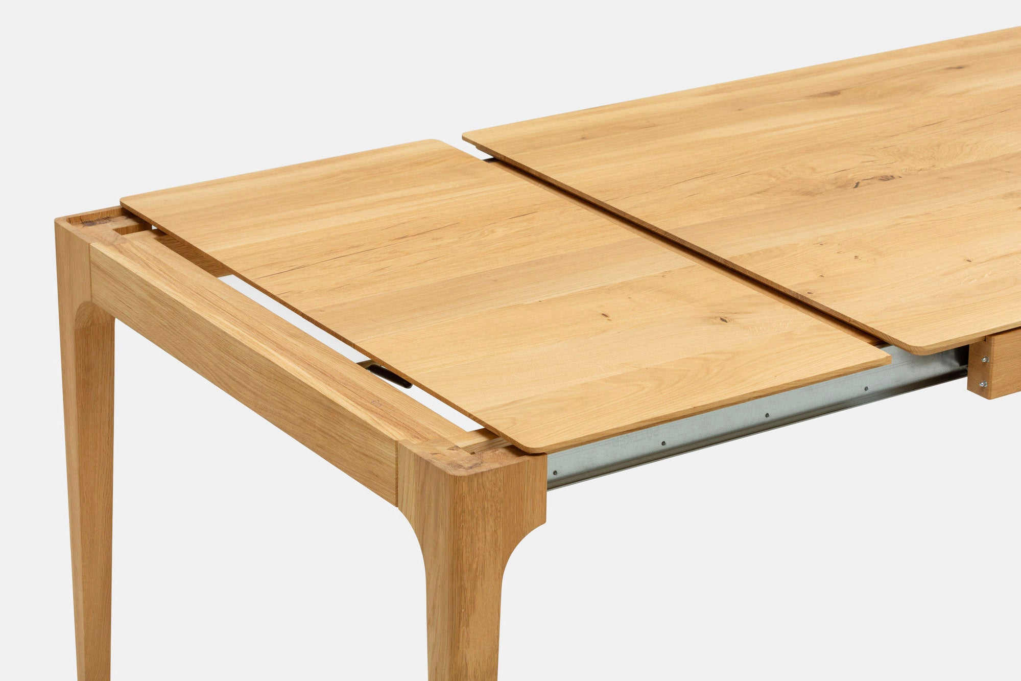 CAROLINA | Smoked Ash Extendable Dining Table