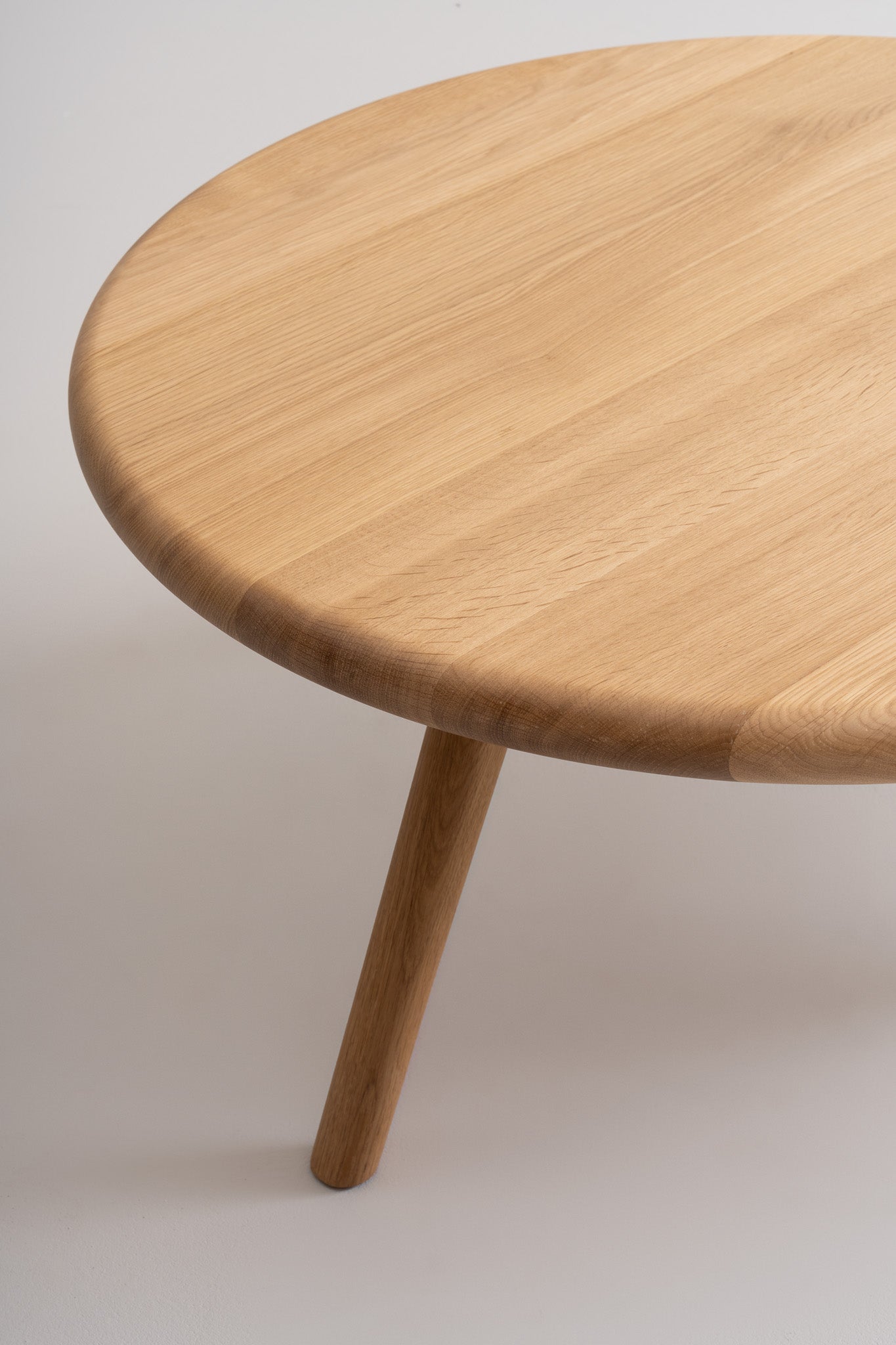 ARLEN | Round Coffee Table image 6