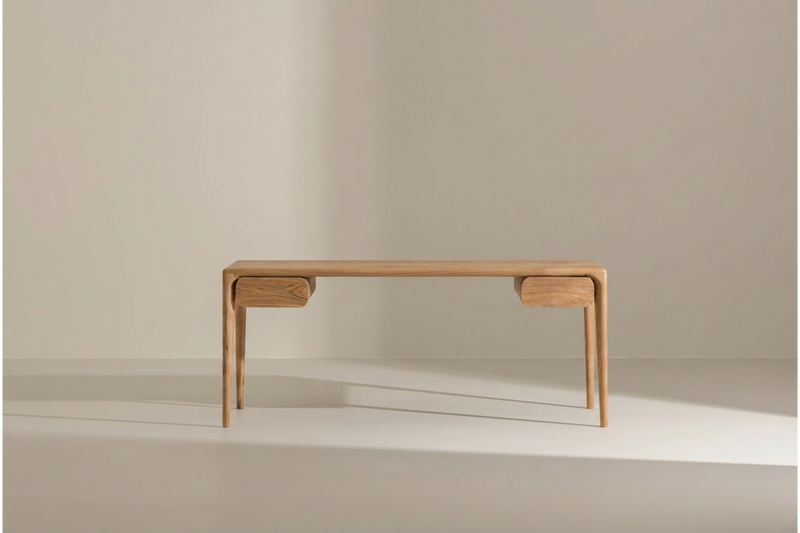 LUNA Desk