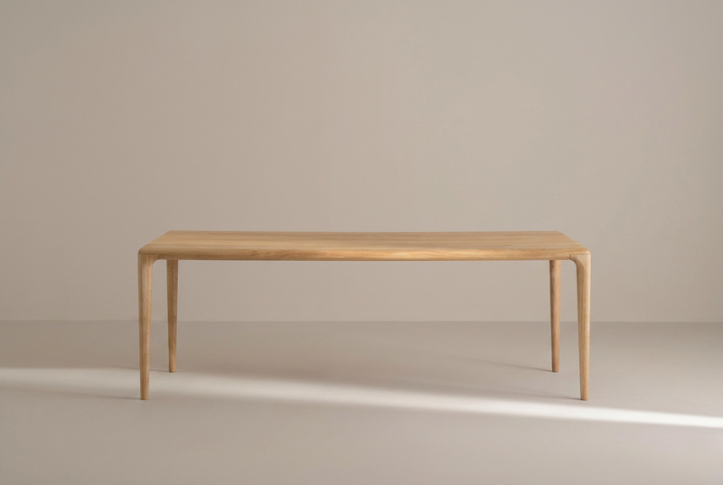 LÜNA S Dining Table
