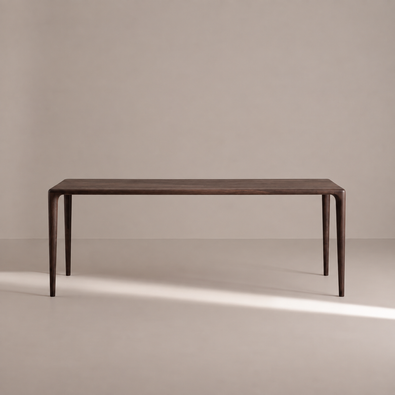 LÜNA Dining Table