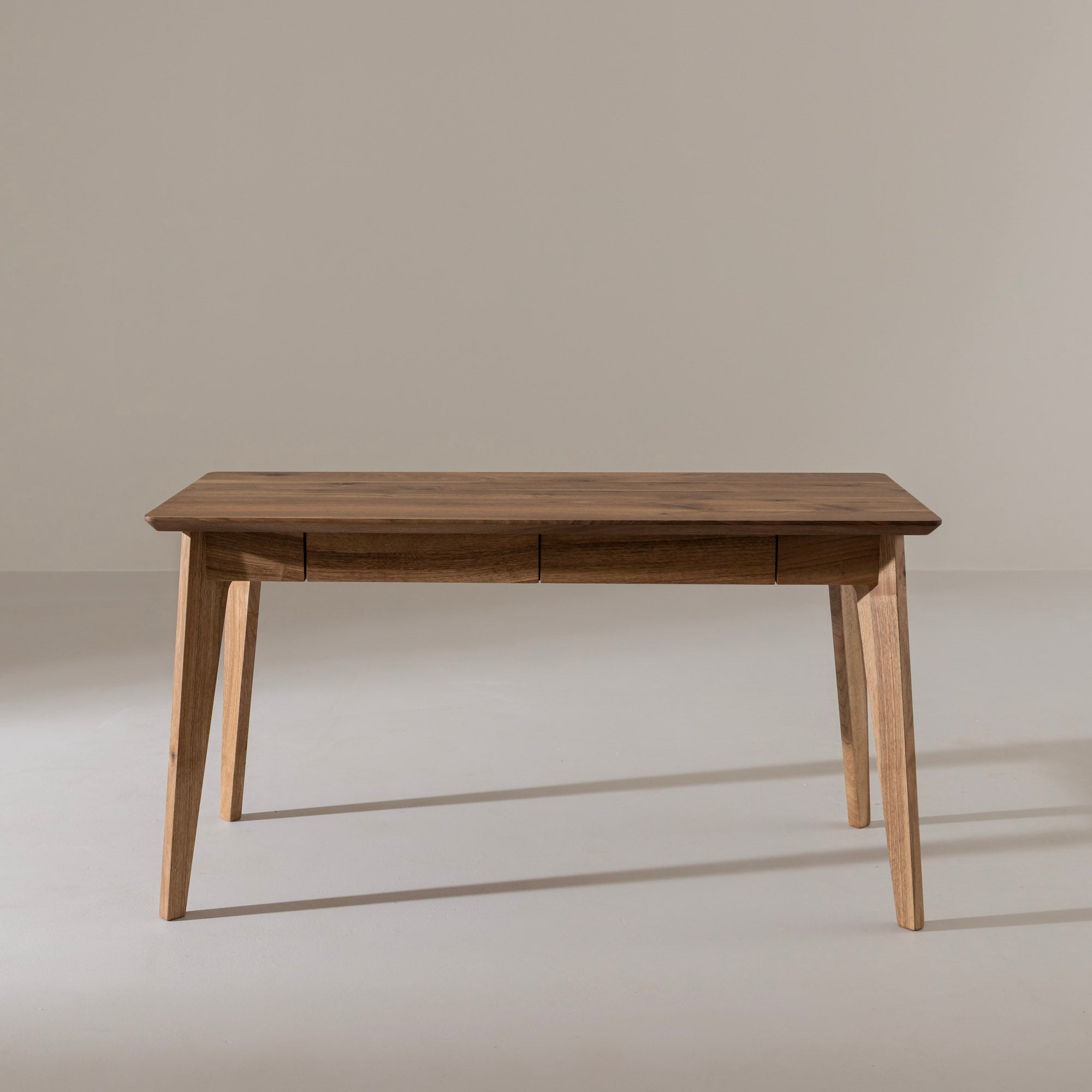 AMBER Desk image 19