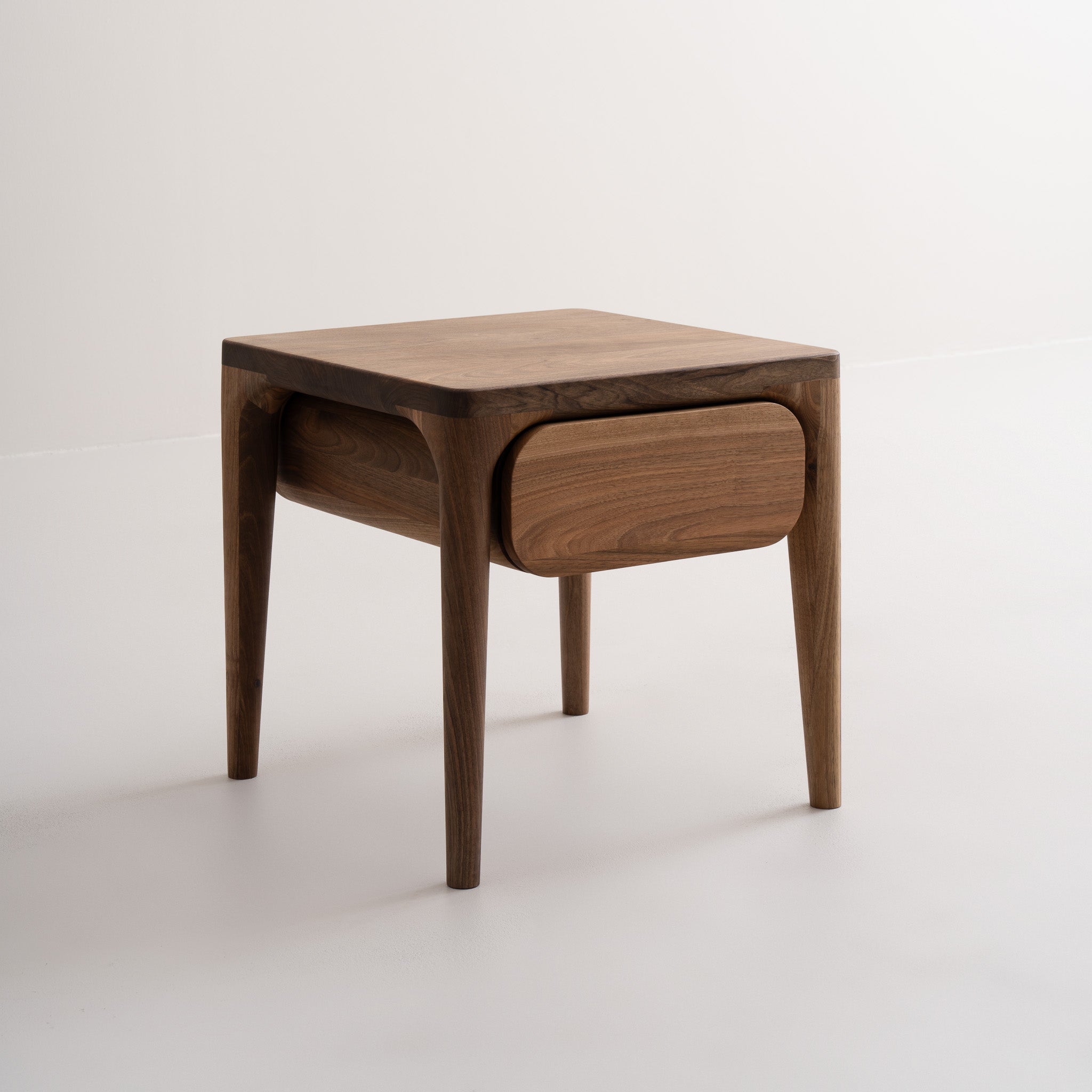 LÜNA | Side Table