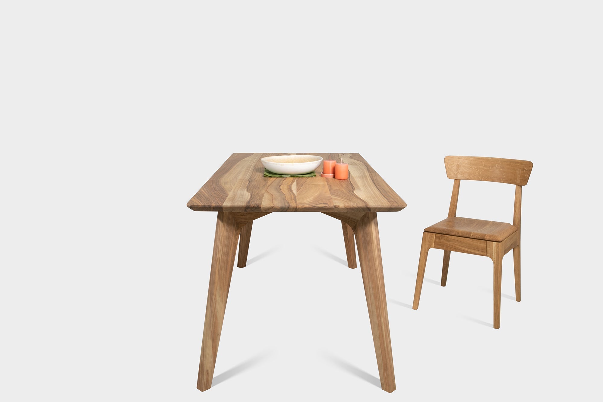 AMBER S | Walnut Extendable Dining Table