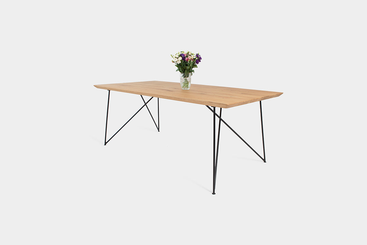 AEMILIA Dining Table